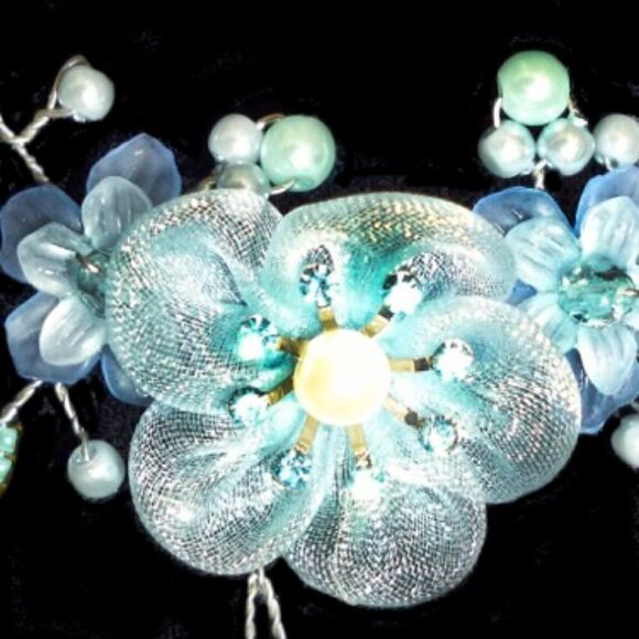 FRENCH HAND WIRED GLASS BEAD FLORAL NECKLACE - Picture 9 of 12